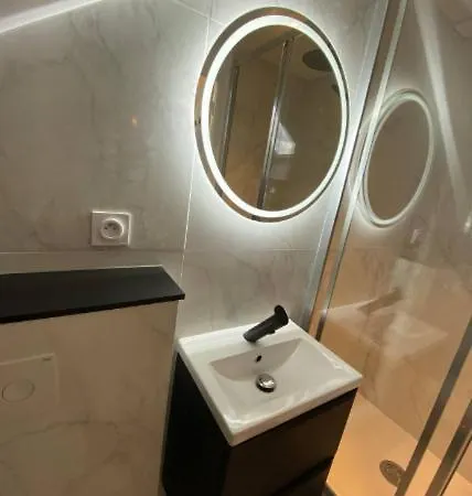La 5 Etoiles 30g Rue General Margueritte Apartment